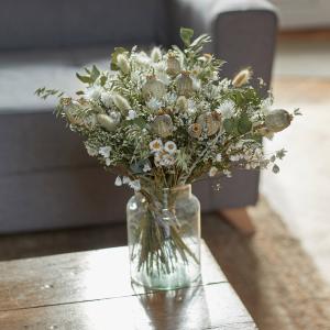 Dans un salon, un bureau, une chambre ou encore une entrée, notre bouquet de fleurs séchées Mariette saura s’accorder parfaitement à votre intérieur et lui apporter une note de douceur ????????

#lesfleursdenicolas #fleurs #fleursite #bouquetdefleurs #printemps #sping #producteur #productionlocale #madeinfrance #fleurssechees #douceur