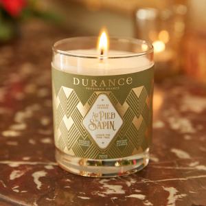 La bougie “Au pieds du sapin” de la marque Durance est à glisser dans vos commandes ! Allumez la bougie et laissez la senteur boisée et verte d’un véritable sapin de Noël tout juste décoré embaumer votre maison… ????

#lesfleursdenicolas #fleurs #fleursite #bouquetdefleurs #noel #christmas #productionlocale #madeinfrance #accessoire #bougie #bougiesapin